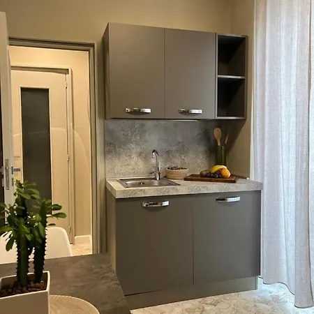 Apartment Visconti 90 *