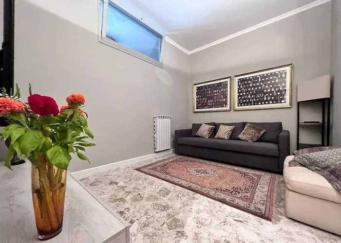 Apartment Visconti 90 *